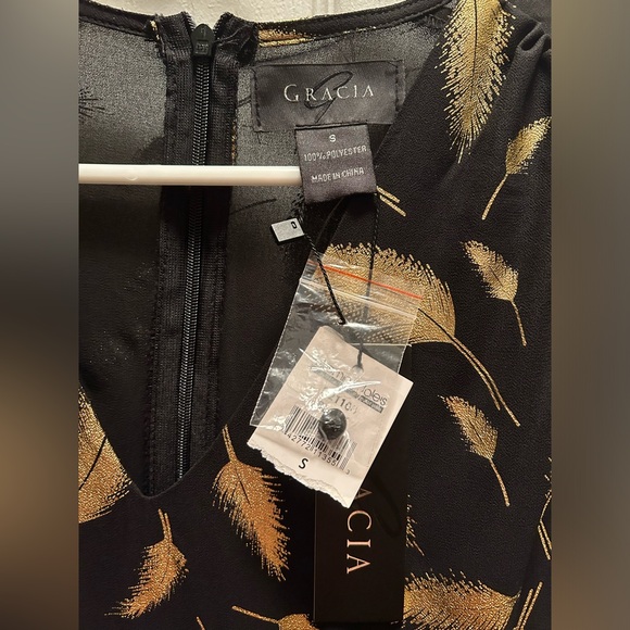 GRACIA - Maxi black dress, size small, with gold feathers printed - Picture 4 of 7